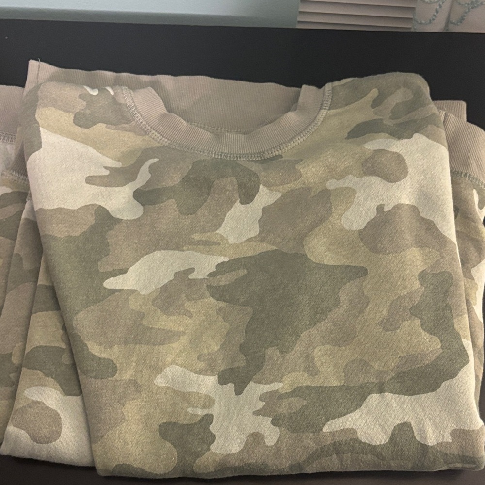 Hippie Rose Green Camouflage Sweatshirt